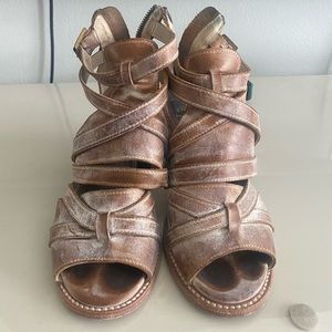 Freebird by Steven claw sandal sz 8